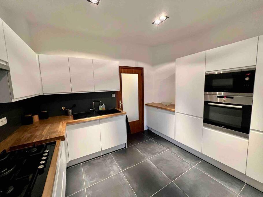 Bellevue - Grand Appartement Pour 5 Sur Les Quais De La Meuse Lutych Exteriér fotografie