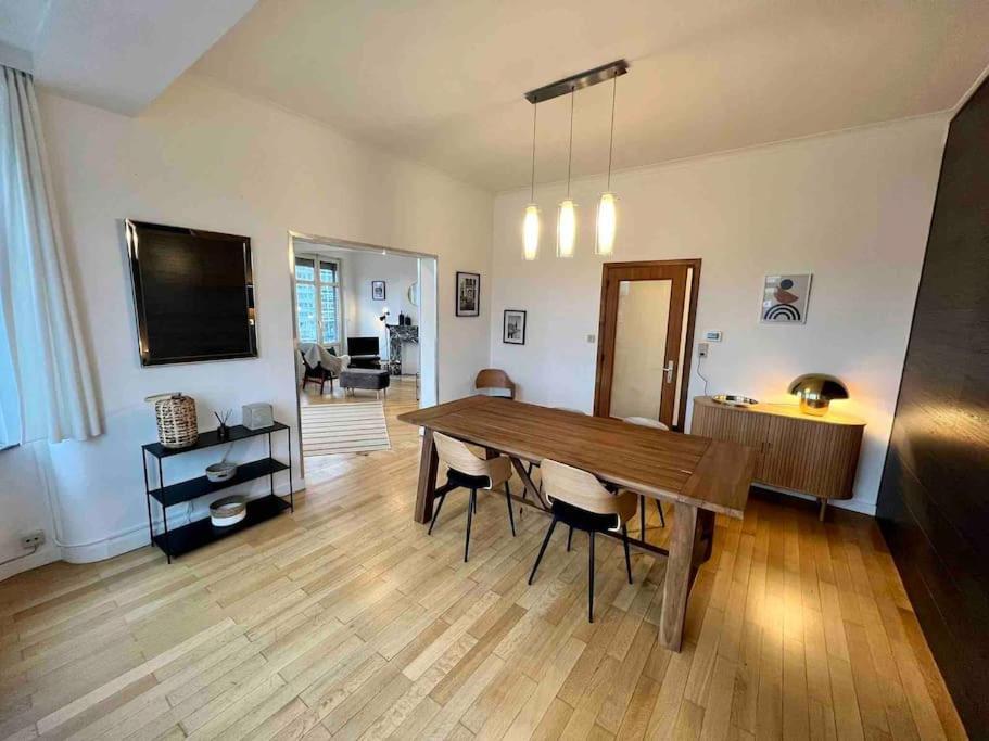Bellevue - Grand Appartement Pour 5 Sur Les Quais De La Meuse Lutych Exteriér fotografie